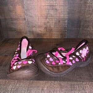 OshKosh girl shoes with hearts- size 5‎
